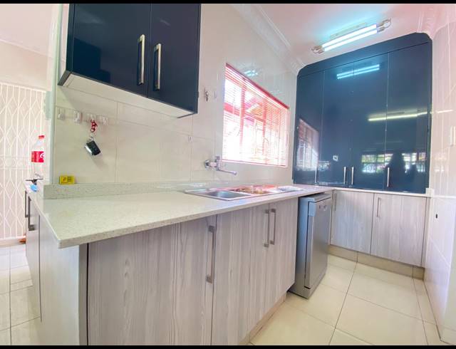 4 BEDROOM HOUSE FOR SALE IN LENNOXTON